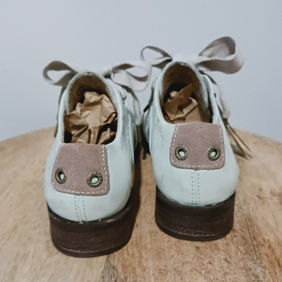 NWT Caterpillar Kay Leather Maryjane Oxfords - Picture 5 of 7